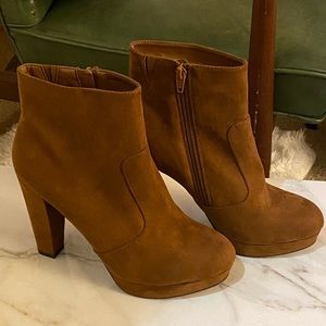 Women’s heeled booties